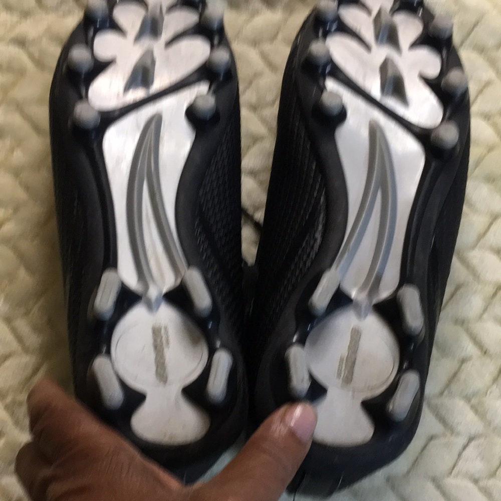 Men size 10D black Brava Soccer Shoes - Picture 3 of 6